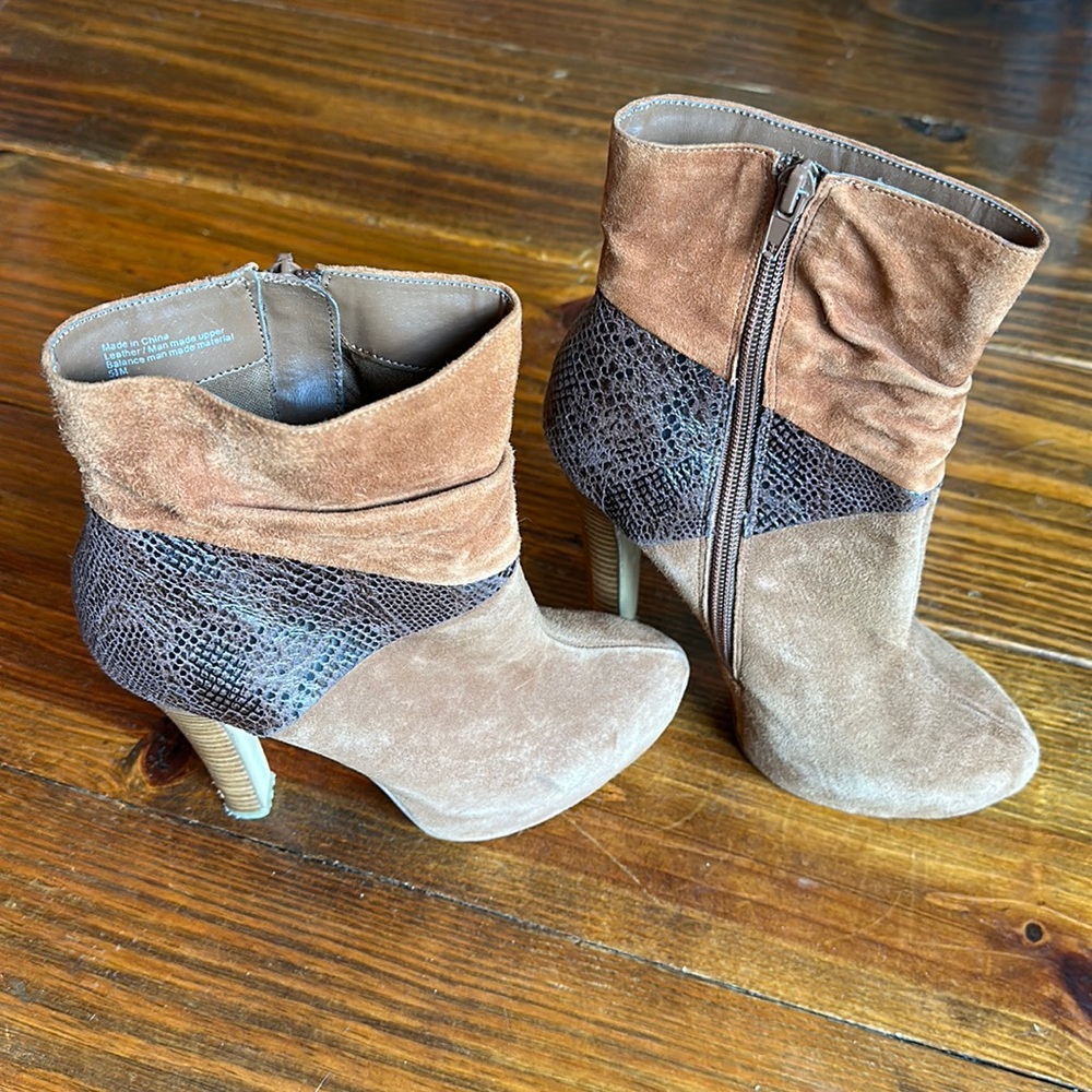 Bakers Leather Suede Brown/Tan/Print Heeled Booties Size 5.5